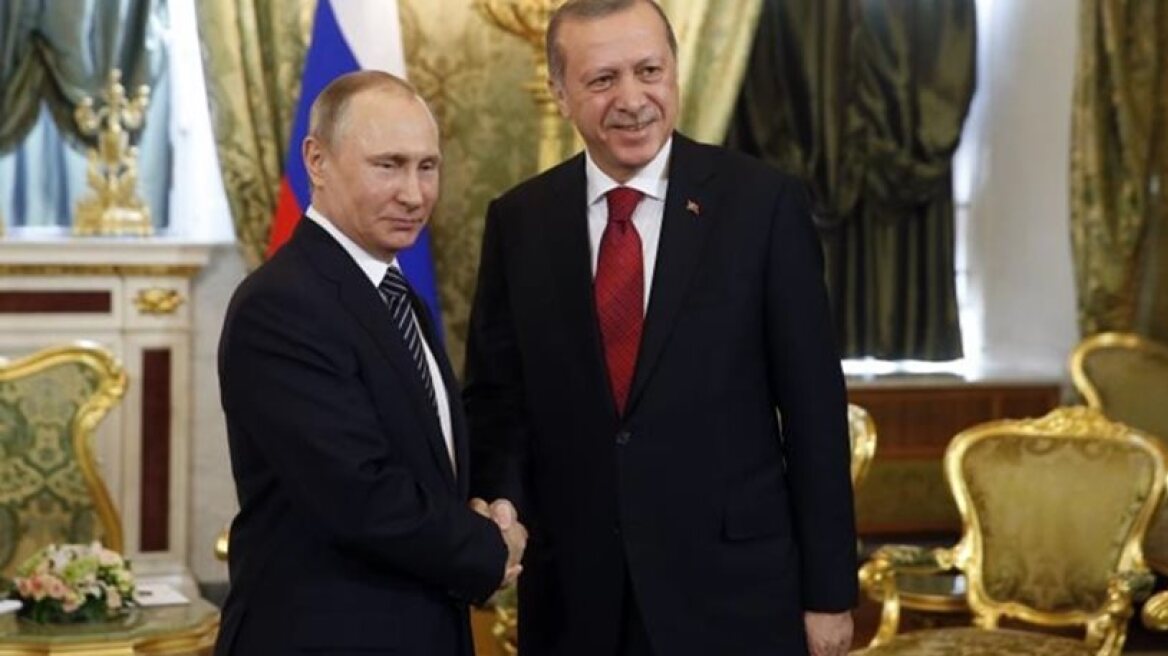 Ο Πούτιν συνεχάρη τον Ερντογάν για την νίκη του στο δημοψήφισμα